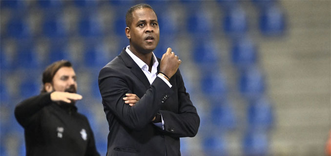 Ajax Tunjuk Denny Landzaat, Kluivert Masih Menganggur