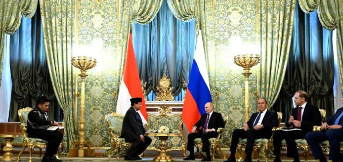 Putin Tawari Prabowo Teknologi Nuklir untuk PLTN Indonesia di Kremlin