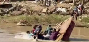 Wagub Aceh Tercebur Sungai Usai Rakit Terbalik Saat Tinjau Bencana